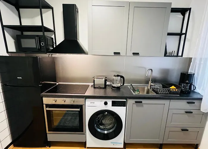 E & N Apartments